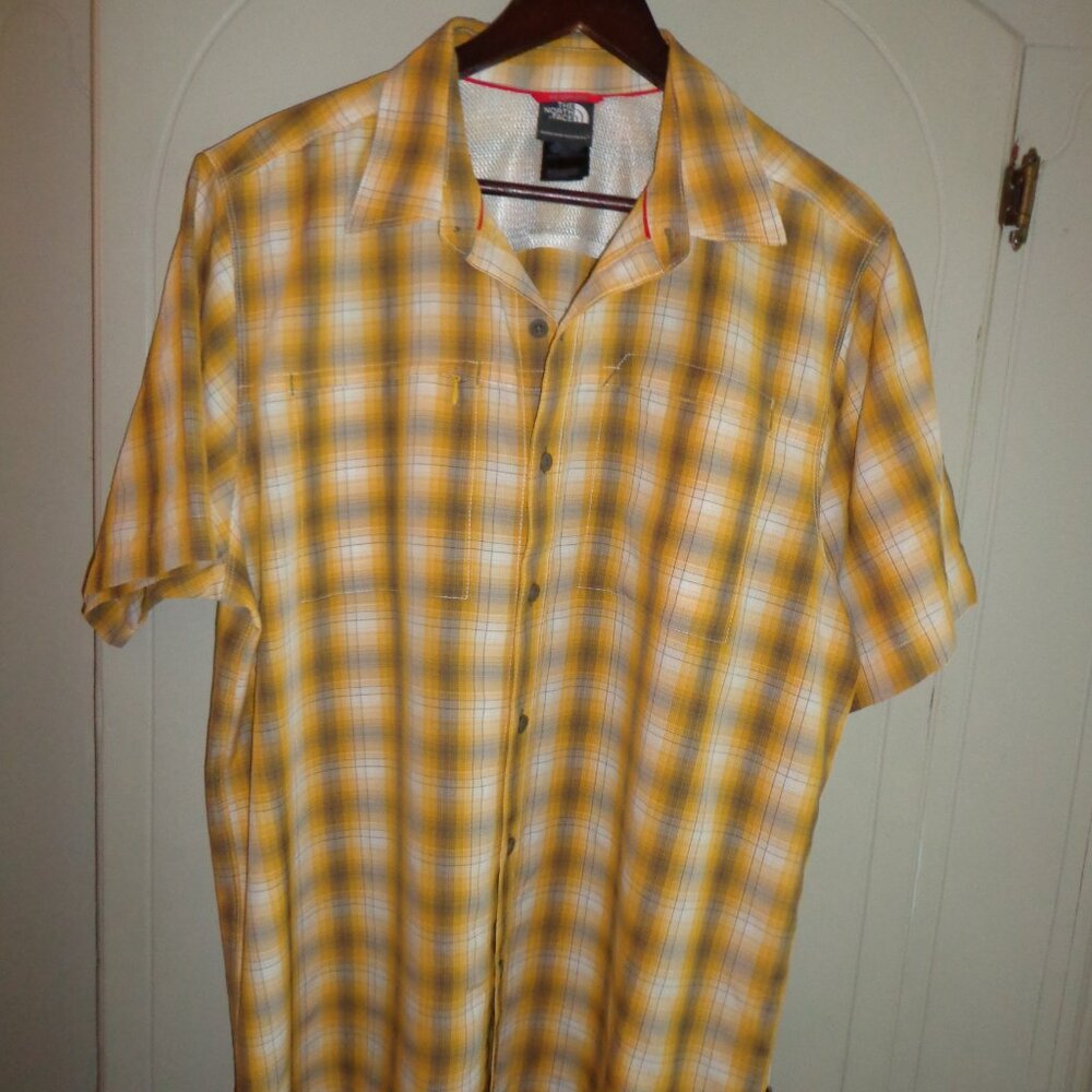 NWOT The North Face Men's Short Sleeve Shirt L/G Plaid Yellow/Grey/White Buttons